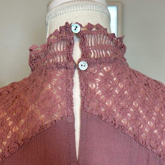 Umgee: Fit & Flare Mauve Sheer Embroidery Sleeveless Dress, Size Medium - Picture 12 of 15